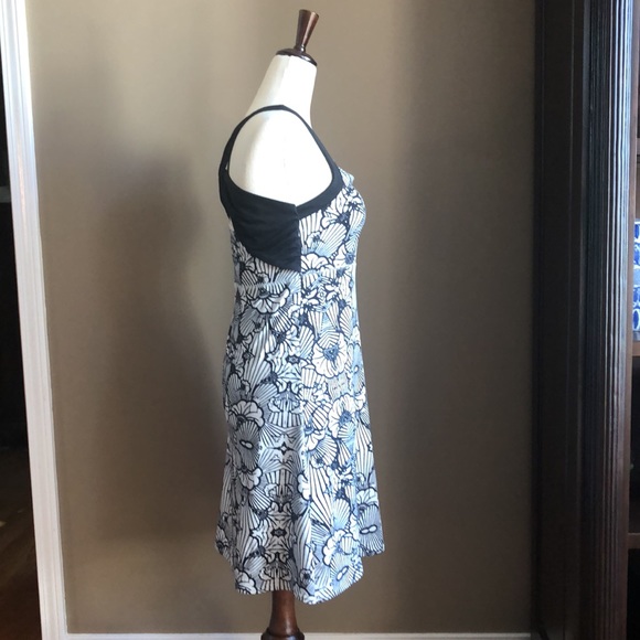 Soybu small black and white flare athletic dress - Picture 2 of 3